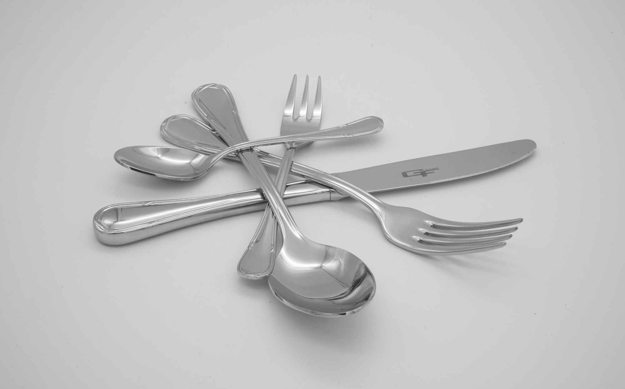 LEGATO_GFC-Giovanni-Filomena-Cutlery-Solingen-MADE-IN-GERMANY-Besteck-Set-Messer-Pfannen-Topf-Toepfe-dishes-tableware-knives-knife-Tafelware-rostfrei-Edelstahl-stainless-steel-DSC01108-2