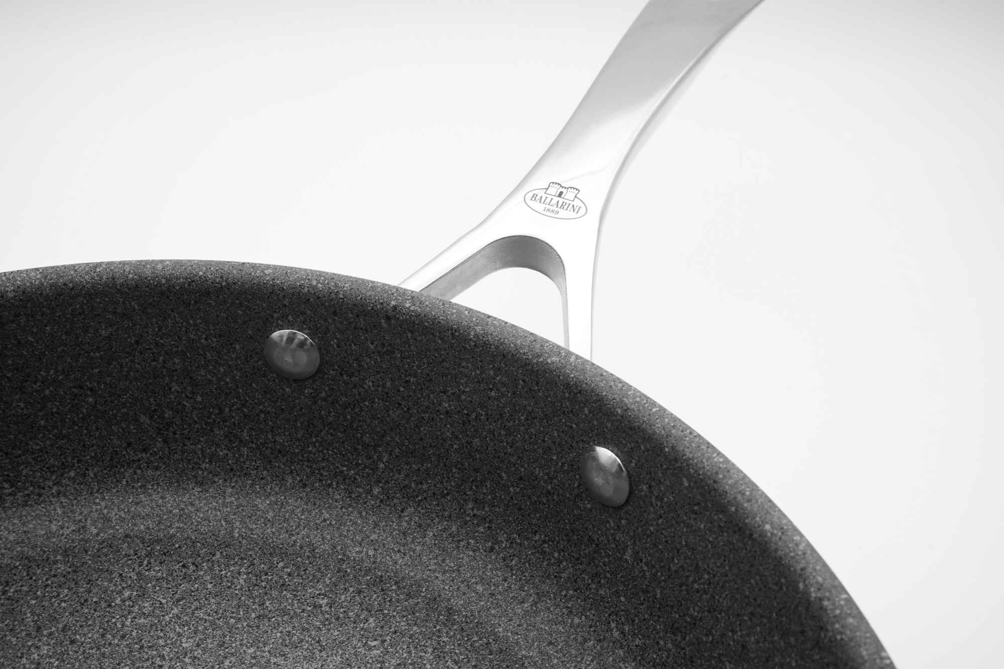 PFANNE-TEFLON_GFC-Giovanni-Filomena-Cutlery-Solingen-MADE-IN-GERMANY-Besteck-Set-Messer-Pfannen-Topf-Toepfe-dishes-tableware-knives-knife-_-rostfrei-Edelstahl-stainless-steel-DSC01631-2